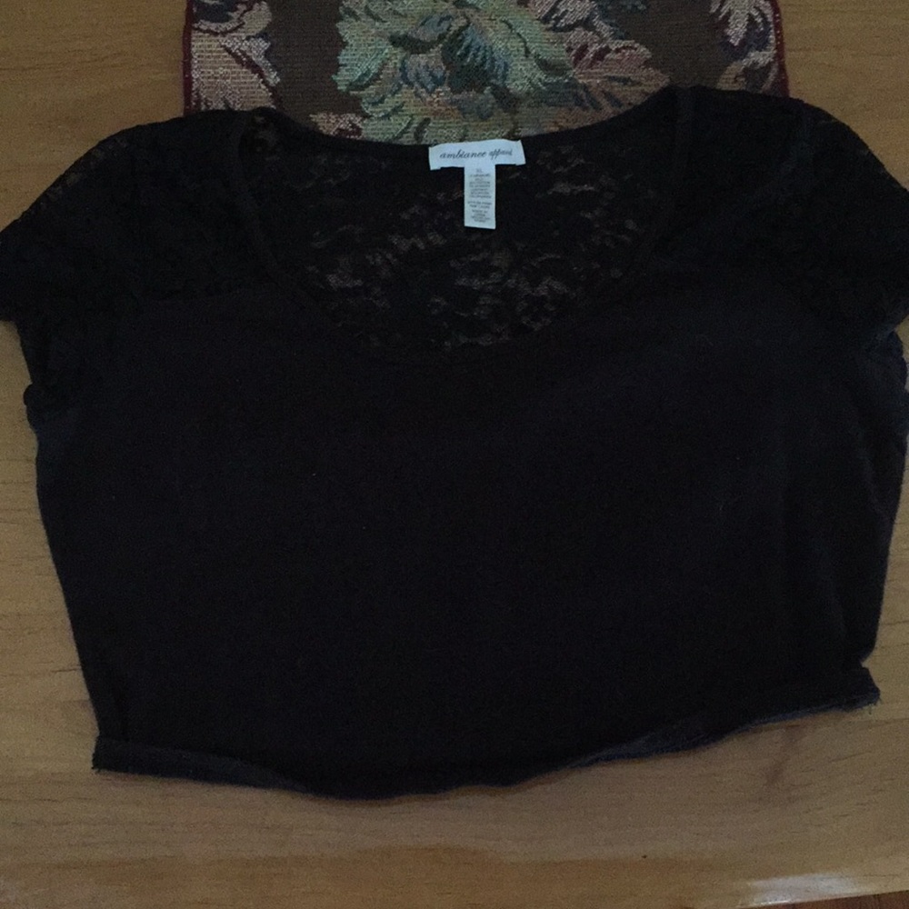 Black Lacey crop